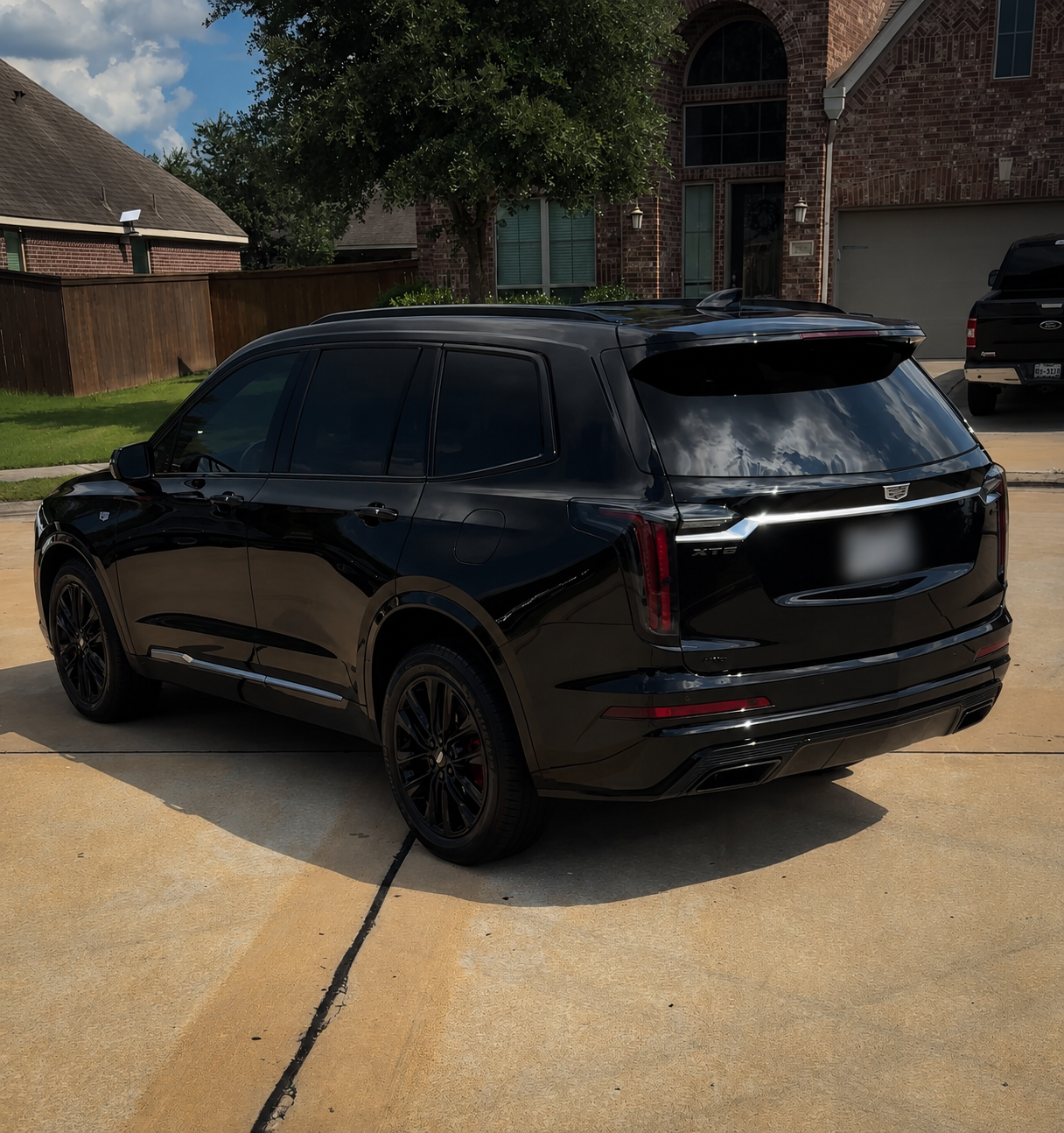 Cadillac XT6 - Side Profile
